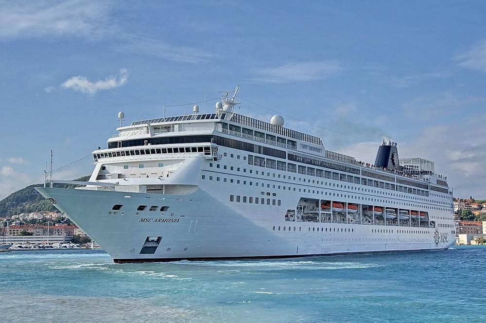 Лайнер MSC Armonia