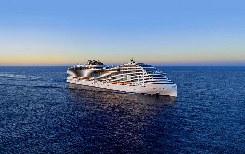 Лайнер MSC World Asia