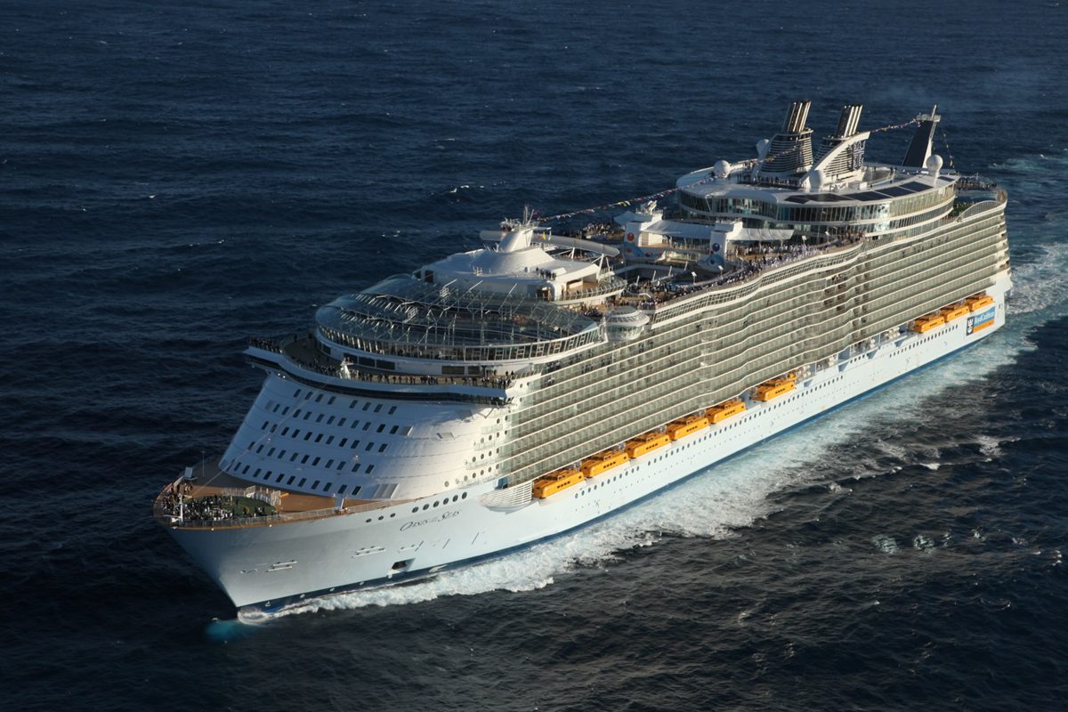 Лайнер Oasis of the Seas